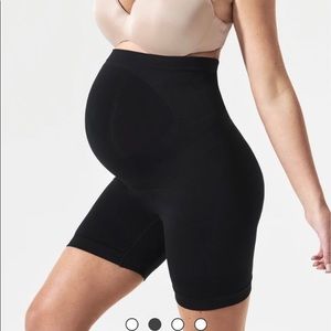 Blanqi maternity girl shorts.